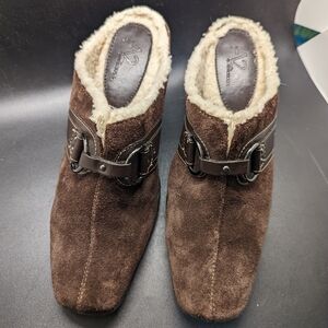 A2 by Aerosoles women's shoes mules clogs brown suede Sherpa lined size 7.5